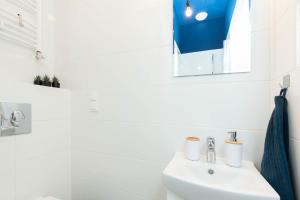Sydonia Apartments - Black Apartment
