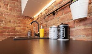 Sydonia Apartments - Black Apartment