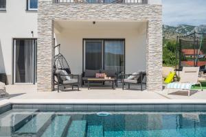 Villa Ginger Modern Villa with Private Pool
