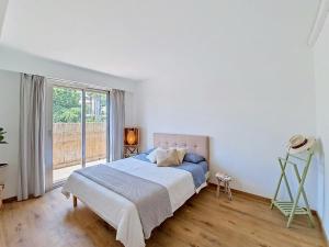 Panoramic sea view Top floor Swimming pool