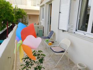 Sweet Apartment in Nea Chora, Balcony & Mountain View, Steps from the Sea