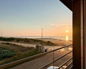 Studio with Panoramic Sea & Dune views