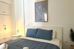 Modern Flat by Flisvos Marina & Trocadero