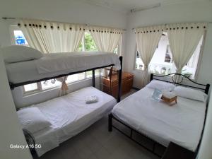 Casa Campestre Los Ángeles en Villeta, Comodidad y Privacidad