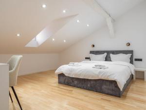 Old Town 4BR New High‑End Designer Residence