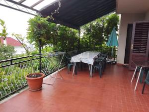 Very big cheap apartment for big families very close to Sea, 3Air-Conditiners