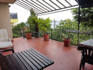Very big cheap apartment for big families very close to Sea, 3Air-Conditiners