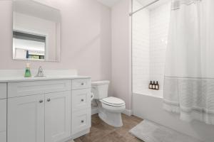 Luxury Modern Condo Near Notre Dame 2BD 2BA