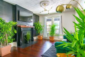 Jungle House Boutique Suites - Short North & Convention Center