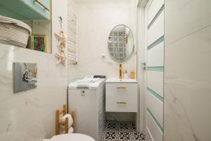 Ziemowita Colorful Studio by BookingHost