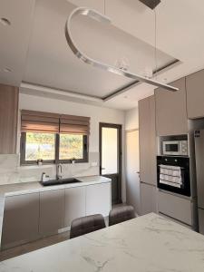 Amber Horizon & Sea View Apartment
