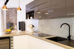 Island Breeze Oasis by Belmont Realty