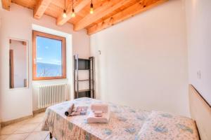 Faby House On Hilly Area & Lake View - Happy Rentals
