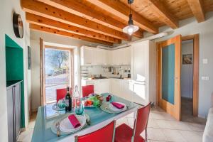 Faby House On Hilly Area & Lake View - Happy Rentals