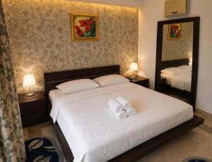 Mamaia nord, apartament 3 camere pe plaja- vedere la mare prima linie Pheonicia resort