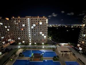 Amazing and lovely condo facing combination of poolview and mountain view