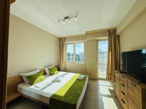 SUNNY HOUSE 401 Two Bedroom Apartament