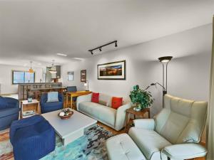 732B Meadow Creek