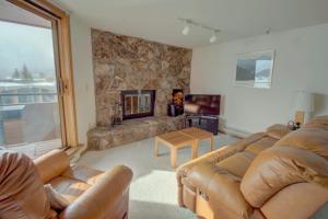 432 Marina Place