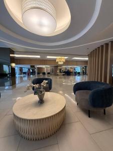 Condo Staycation At Shell Residences