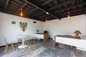 Oceanfront Condo Top Location Near 5th Ave