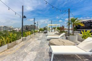 Oceanfront Condo Top Location Near 5th Ave