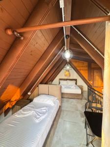 Top Hill Villa, Gjiri i Lalzit