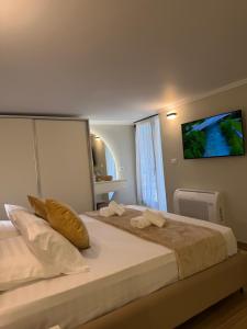 Merkel Apartments