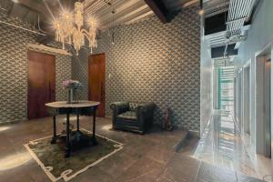 Skyline Loft – Modern Comfort, Stunning City Views