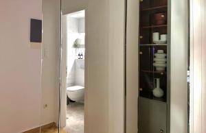 Modern Flat by Flisvos Marina & Trocadero
