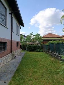 Villa Varano Borghi - Lake