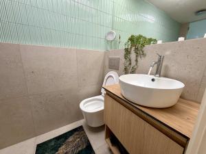 Designer Gem in Vinohrady - 1 min to Metro - 4 px