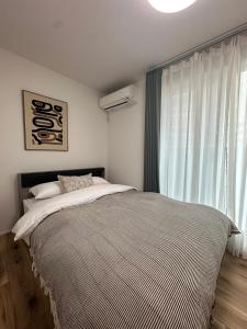 Nikyo Rofu Garden North Two Bathrooms 3-Minute Walk to Hanazonocho Station Villa in Osaka