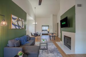 N Scottsdale Oasis Pool Balcony Parking WD WiFi