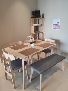 Tatami Design Homestay 2BR unit seaview sunset Danga Bay