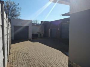 Budget rooms with shared bathroom- Klerksdorp