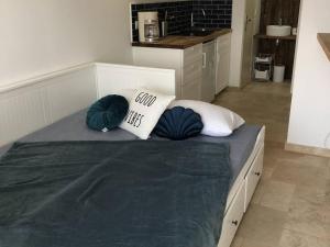 Studio charmant avec climatisation - FR-1-867-26