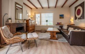 Cozy Apartment In Zoutelande With Wifi