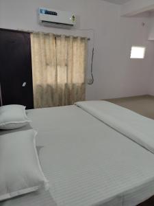 Ajantha Homestays 3BHK in Hyderabad - West