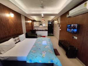 The Paprika Malsi, Mussoorie View With Balcony