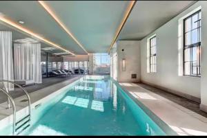 Élégant condo avec vue panoramique au cœur de Montréal