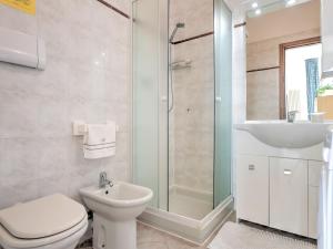 Wonderful flat with swimming pool, lift and garden