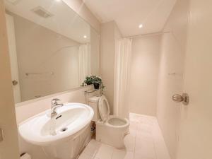 2BR Condo in paranaque with balcony near NAIA