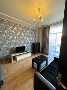 Cozy Rental Near Metro