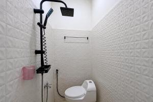 RedDoorz at Residence Bintaro
