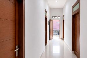 RedDoorz at Residence Bintaro