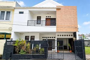 RedDoorz at Residence Bintaro