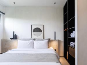 Cozy Modern 1BR Apartment in Berawa Canggu
