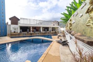 2BR Sea View Condo Near Patong Beach bayshoreC265