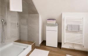 2 Bedroom Lovely Apartment In Gospic
